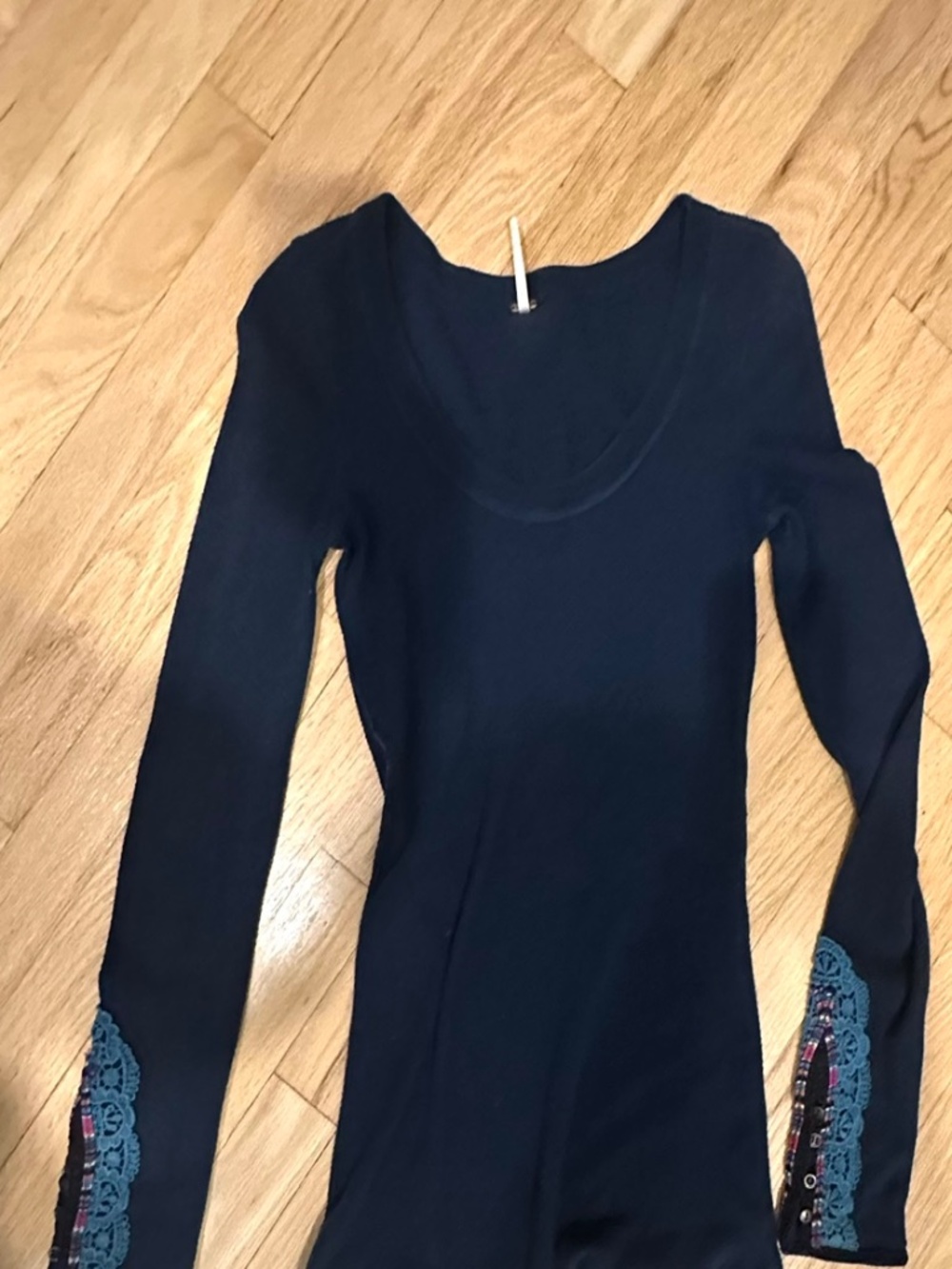Free People Navy Blue Boho Thermal Top with Crochet Lace Cuffs – Size Small